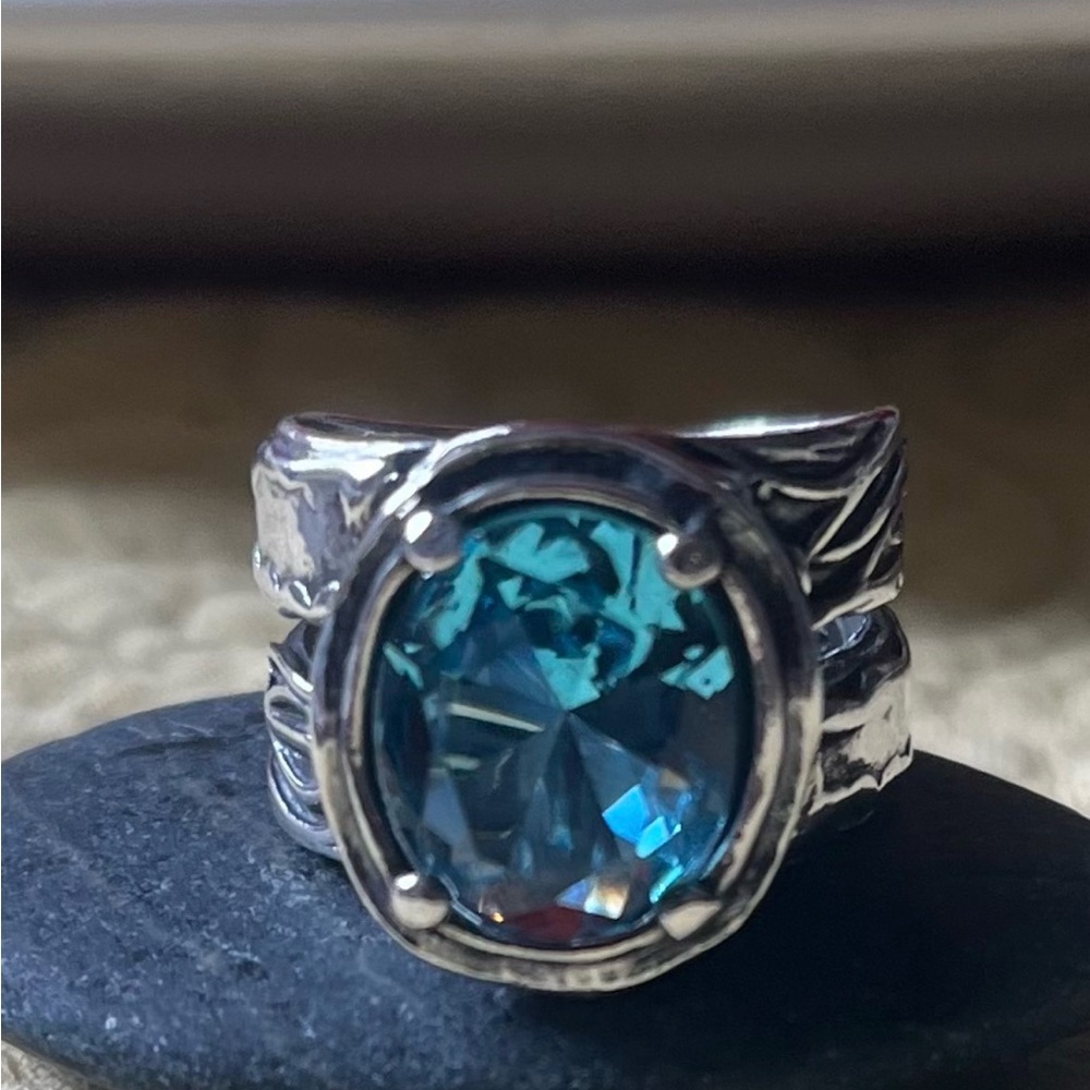 Stunning Silver Ring with Blue Gemstone
